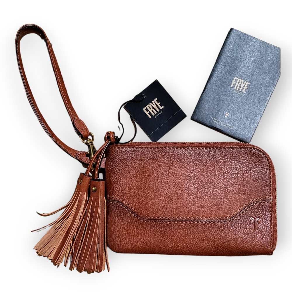💞Host Pick!💞 Frye | Paige Wristlet